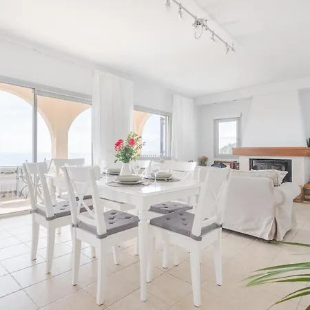 Lookout - Family Friendly - Views Above Kalami Vila Viggla