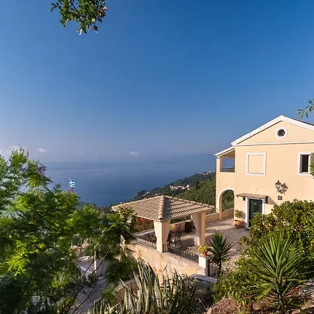 Lookout - Family Friendly - Views Above Kalami Viggla