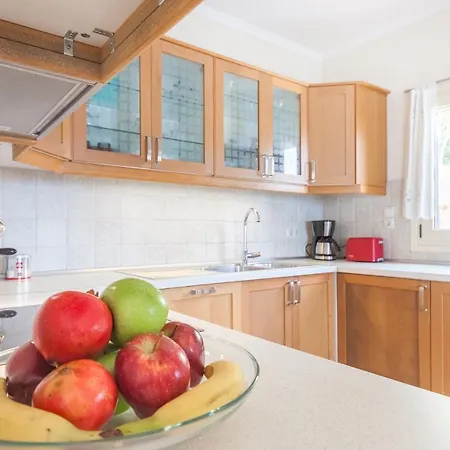 Lookout - Family Friendly - Views Above Kalami Villa Viggla