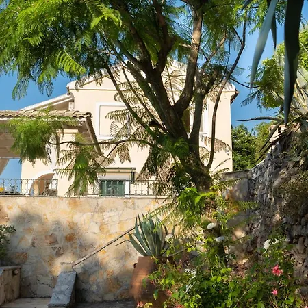 Villa Lookout - Family Friendly - Views Above Kalami Viggla
