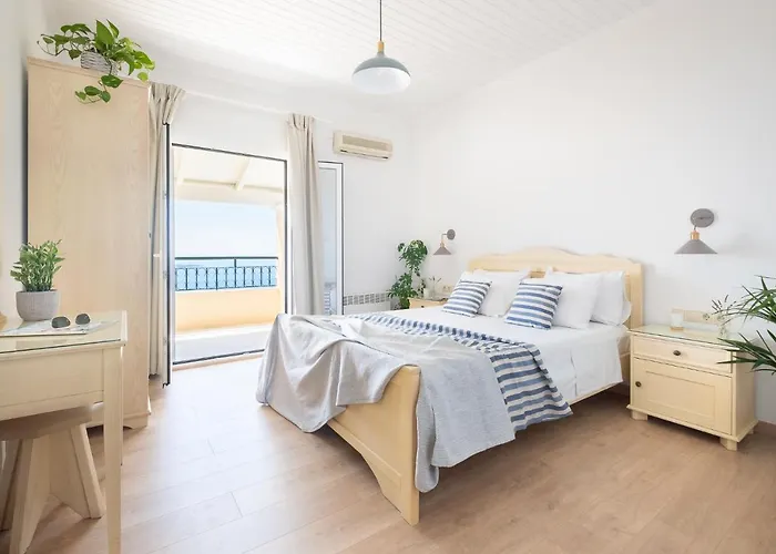 Lookout - Family Friendly - Views Above Kalami * Viggla