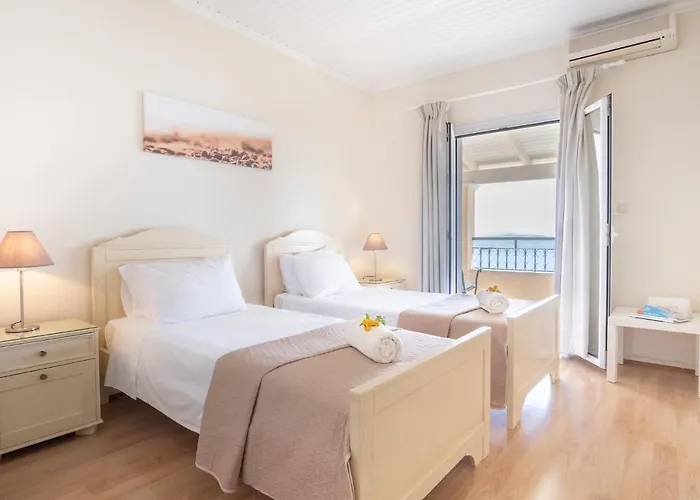 Lookout - Family Friendly - Views Above Kalami * Viggla