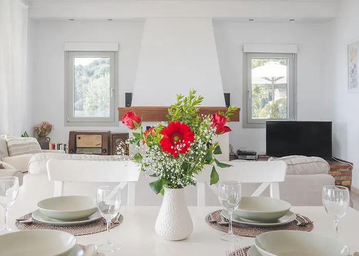 Lookout - Family Friendly - Views Above Kalami 别墅