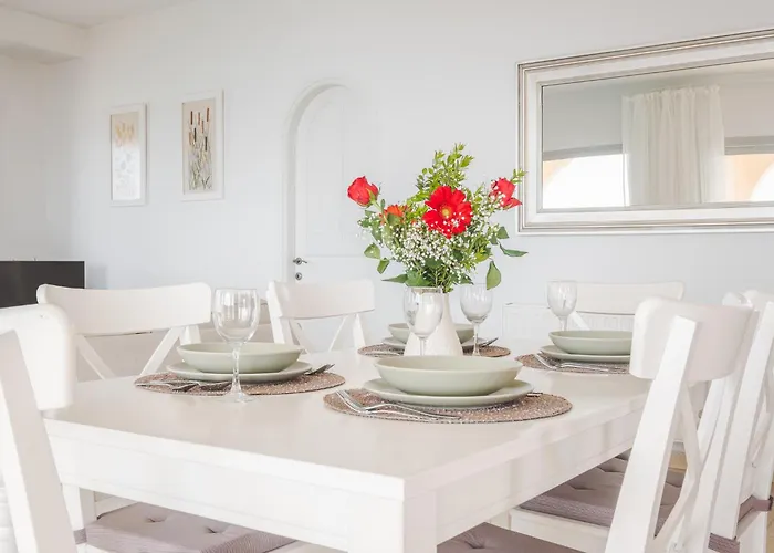 Lookout - Family Friendly - Views Above Kalami *