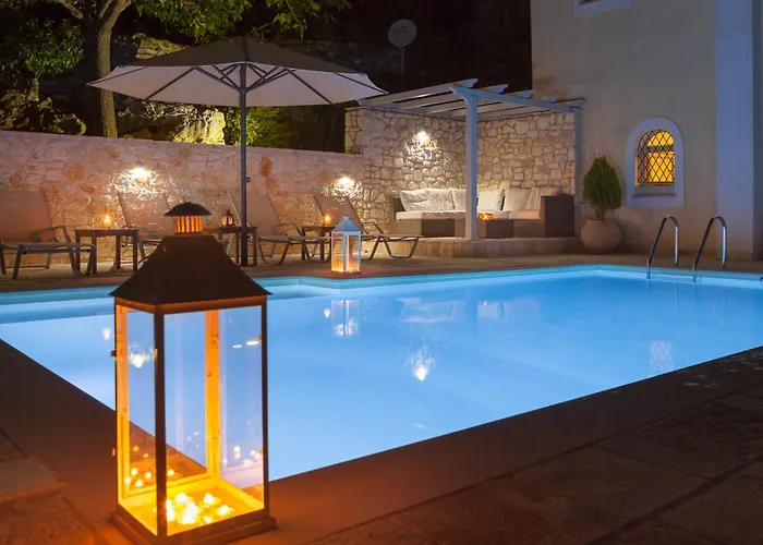 Villa Lookout - Family Friendly - Views Above Kalami *